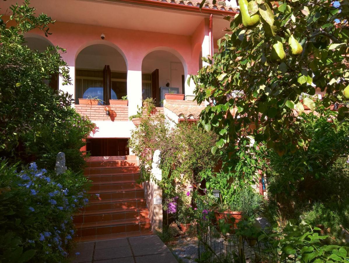 Villa Corrias Siliqua Eksteriør billede