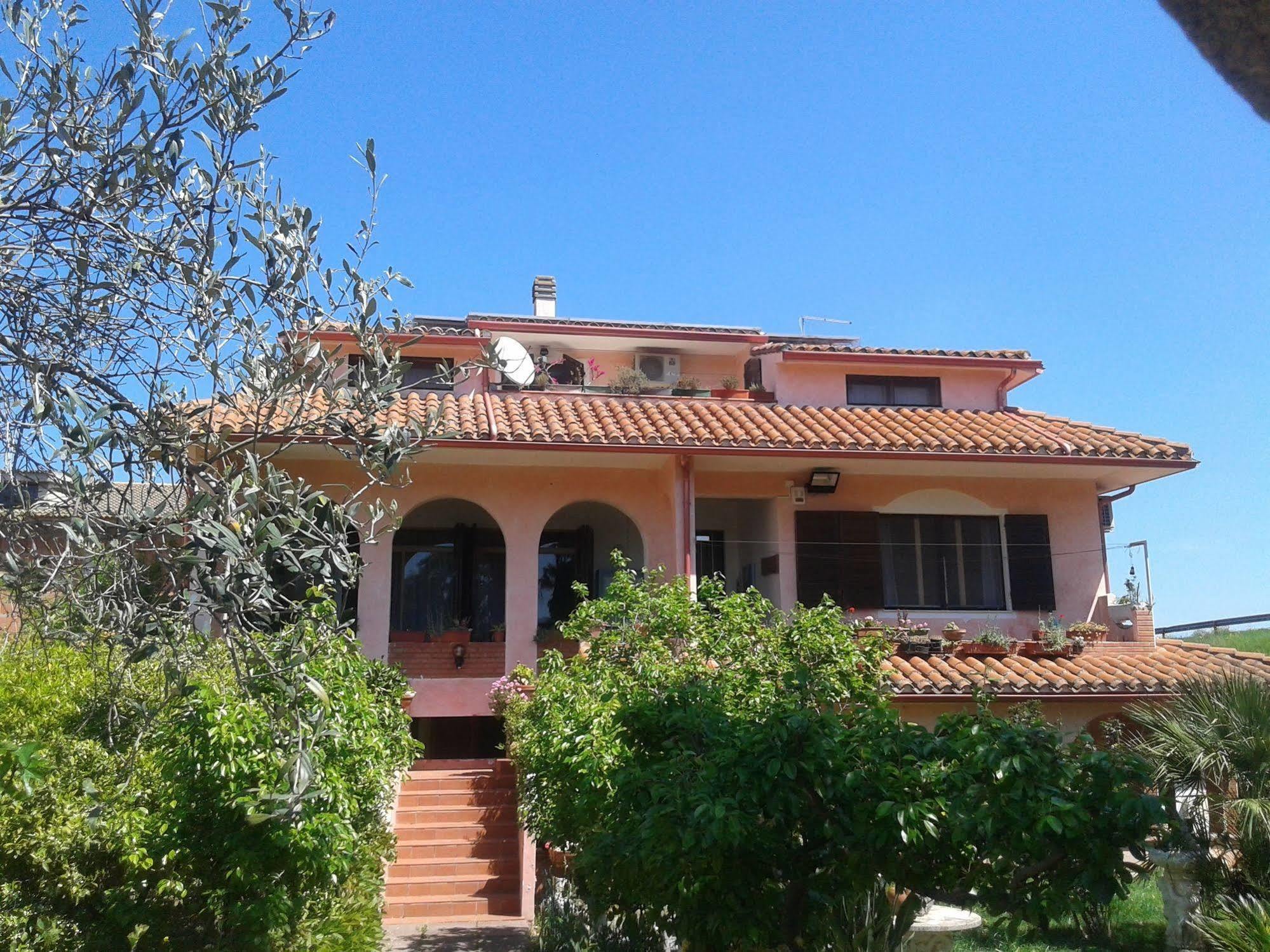 Villa Corrias Siliqua Eksteriør billede