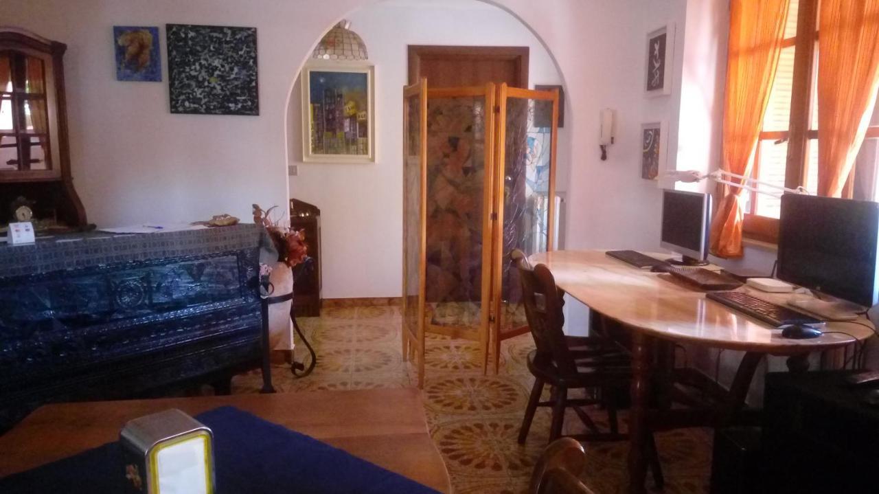 Villa Corrias Siliqua Eksteriør billede